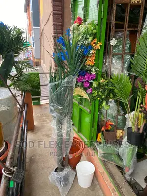 Taller Artificial Flowers