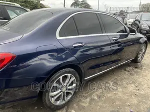 Mercedes-Benz C300 2015 Blue