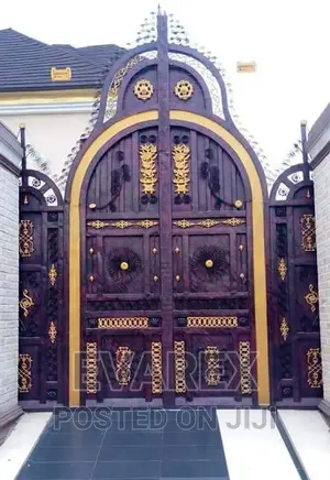 Manual/Remote Royal Gate With Ark.