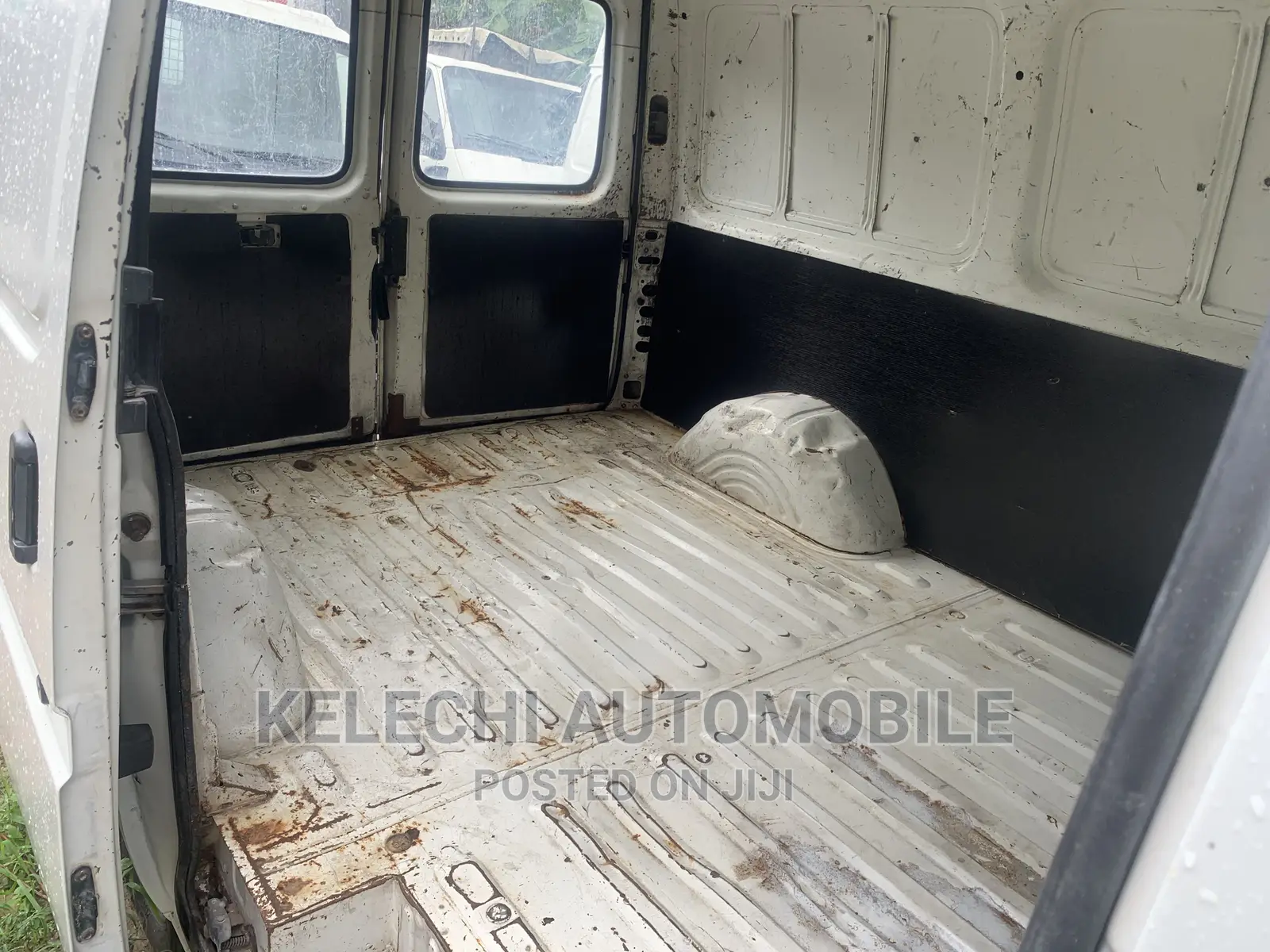 Ford Transit 2000 White