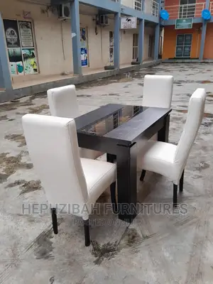 4 Seater Dining With Middle Glass