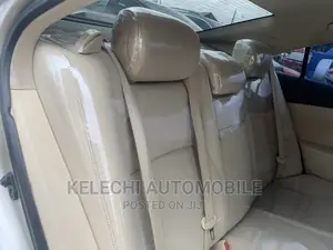 Lexus ES 350 2010 Gold