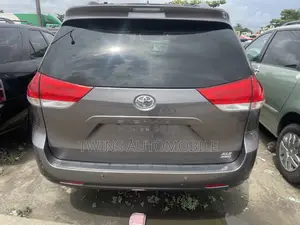 Toyota Sienna XLE 8 Passenger 2011 Gray