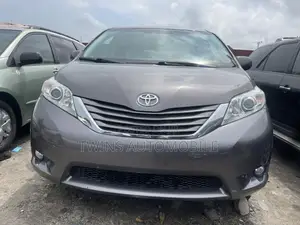 Toyota Sienna XLE 8 Passenger 2011 Gray
