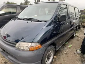 Toyota HiAce 2005