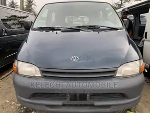 Toyota HiAce 2005