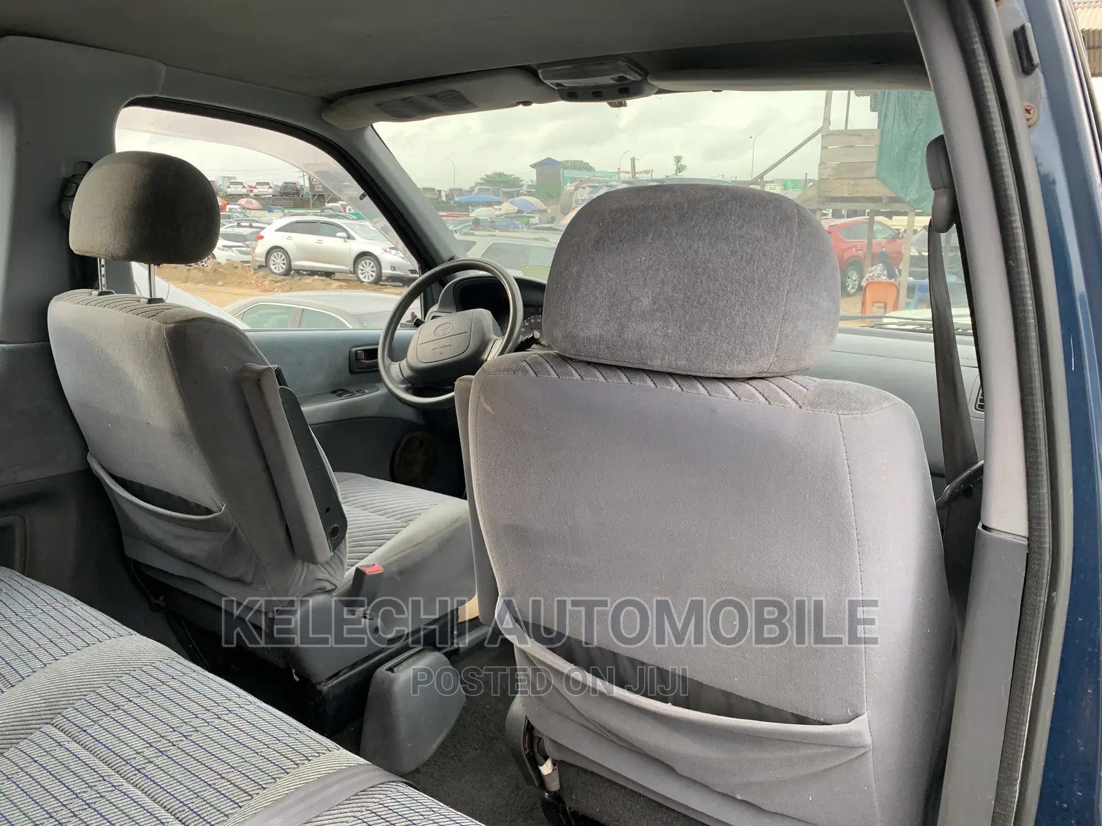 Toyota HiAce 2005