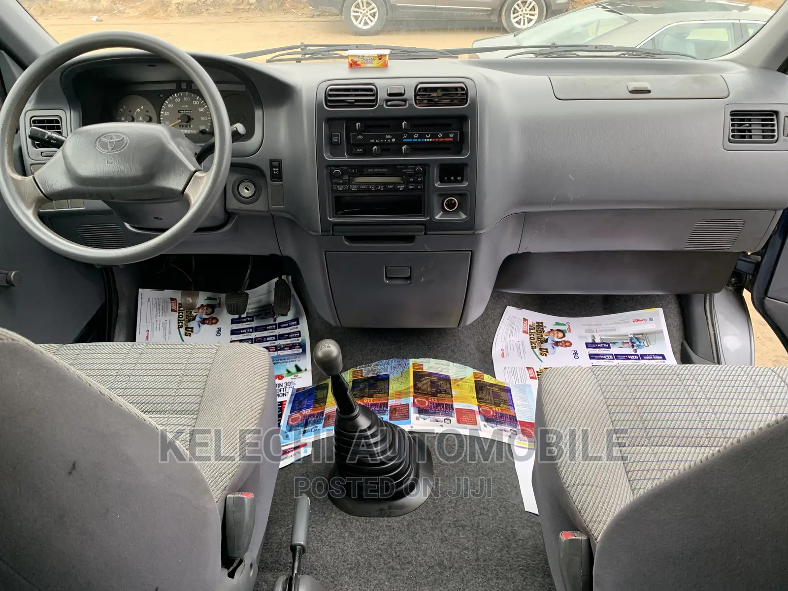 Toyota HiAce 2005