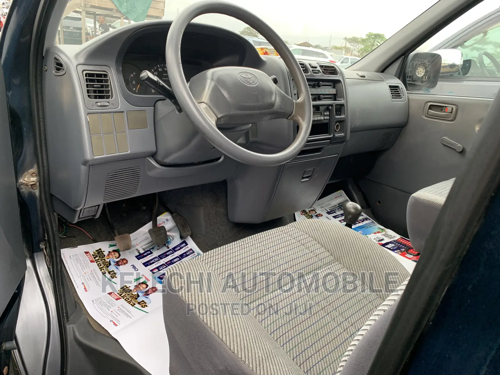 Toyota HiAce 2005