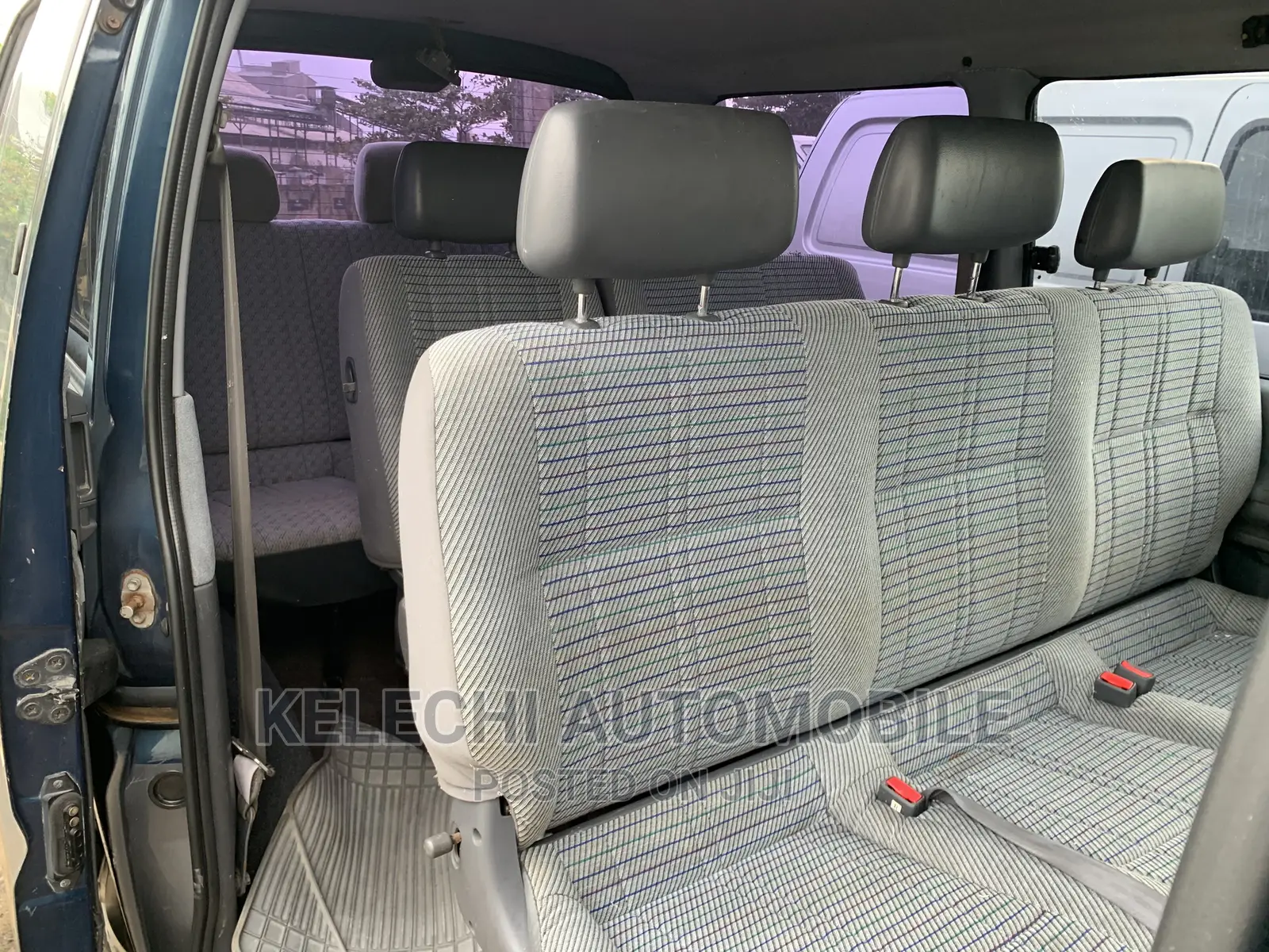 Toyota HiAce 2005
