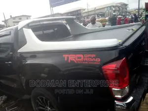 Rolling Boot Cover for Toyota Tacoma *