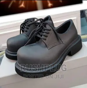 Luxury Balenciaga Classic Shoe