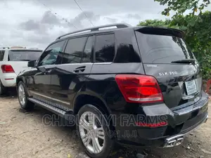 Mercedes-Benz GLK-Class Base GLK 350 4dr AWD 4MATIC (3.5L 6cyl 7A) 2015