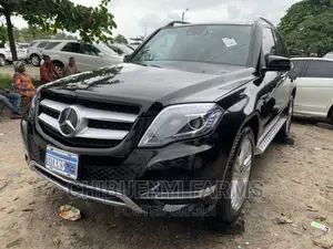 Mercedes-Benz GLK-Class Base GLK 350 4dr AWD 4MATIC (3.5L 6cyl 7A) 2015
