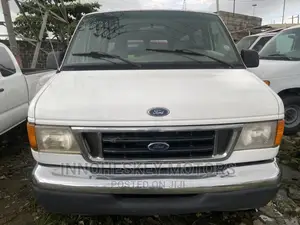 Photo - Ford E350 2006 White