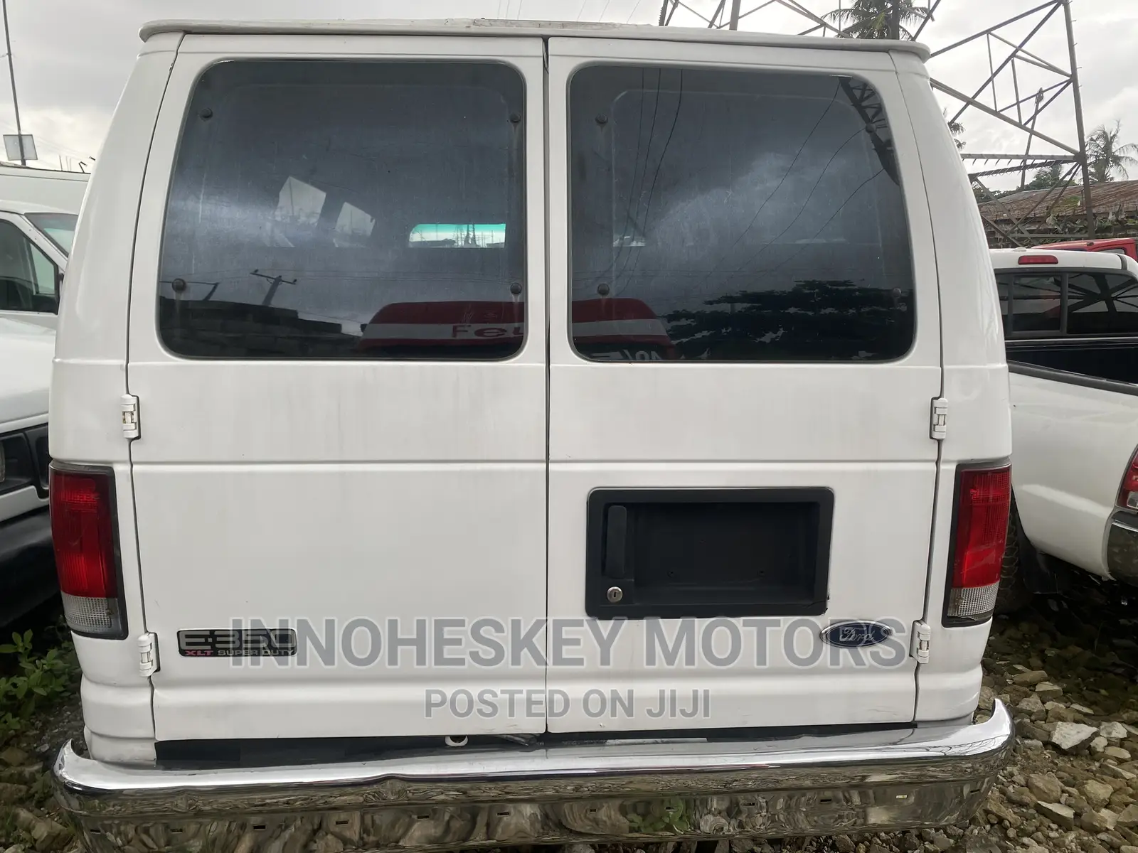 Ford E350 2006 White