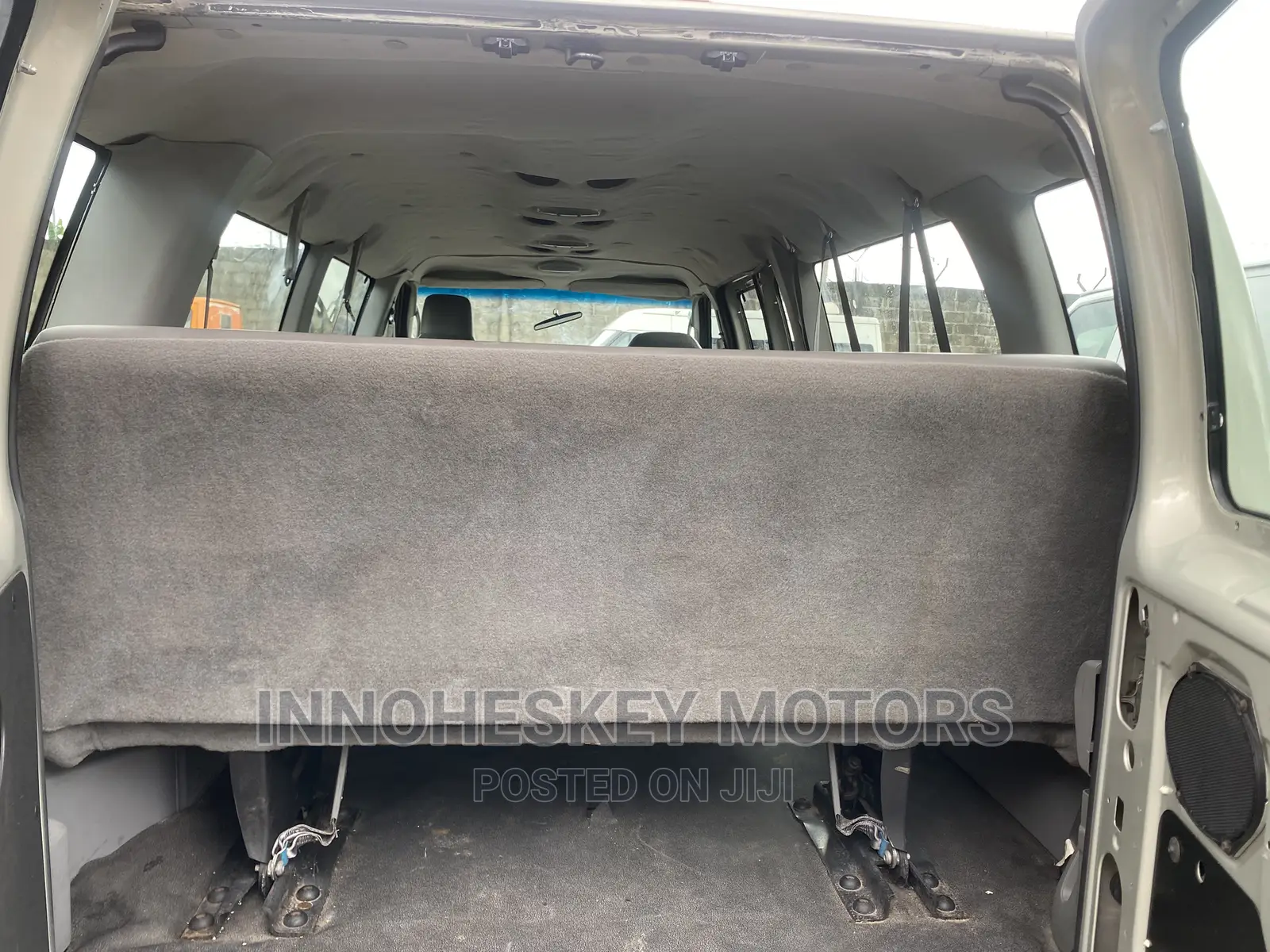 Ford E350 2006 White