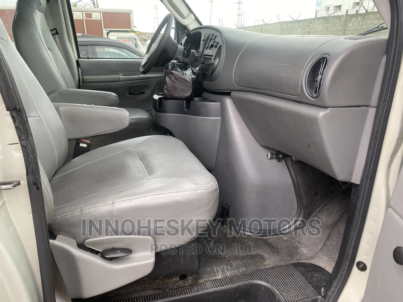 Ford E350 2006 White