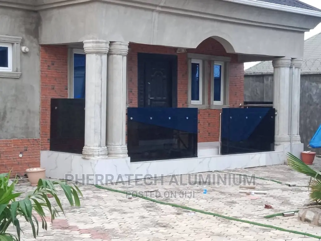 Framless Glass 10mm With Tampered