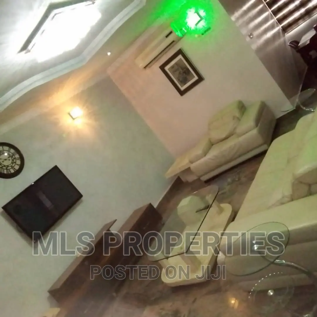 4 Bed Rooms Short Let