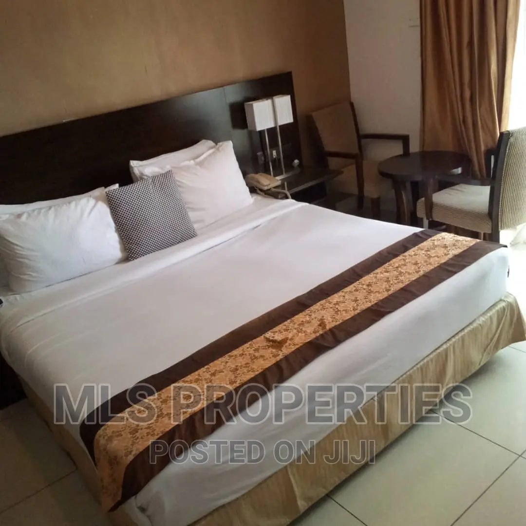 4 Bed Rooms Short Let