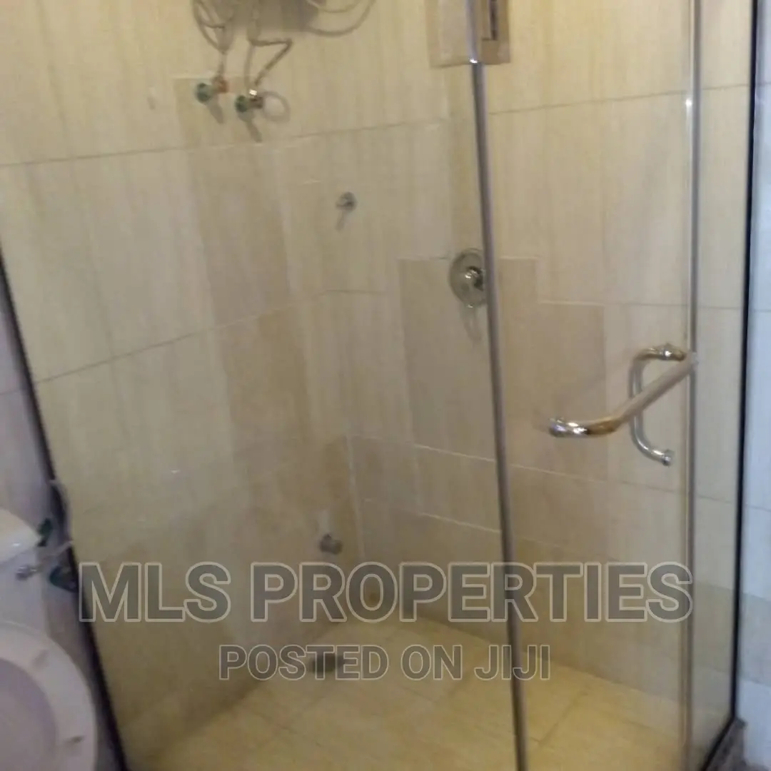 4 Bed Rooms Short Let