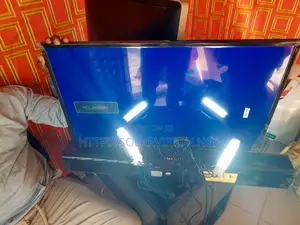 20hours 42inche Smart TV +2 Fan + 6 Bulbs+ Solar