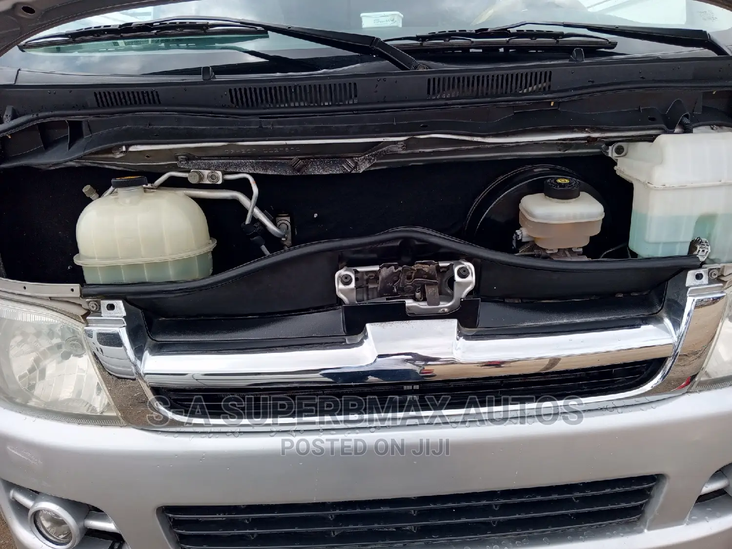Toyota HiAce 2013 Silver