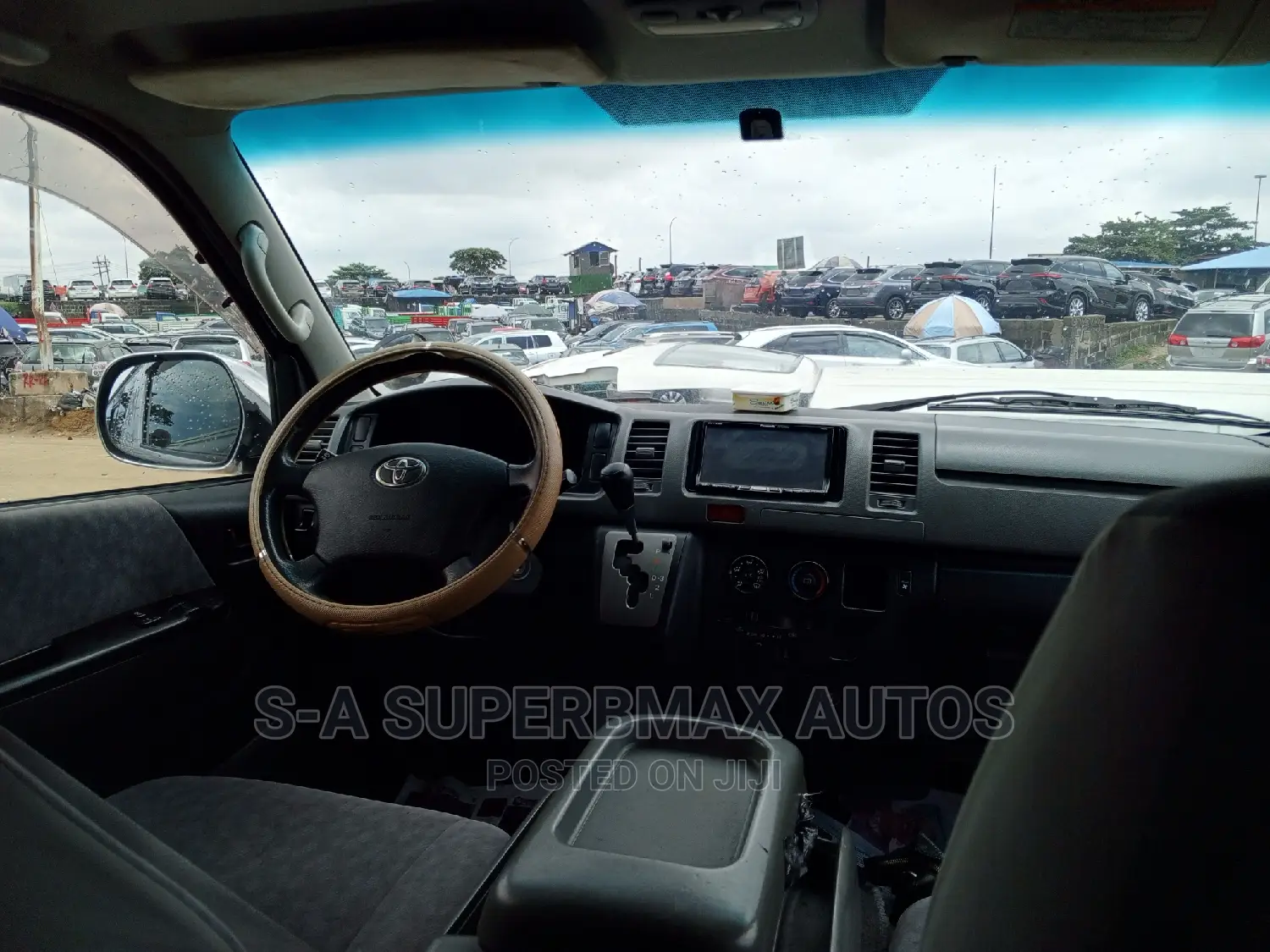 Toyota HiAce 2013 Silver