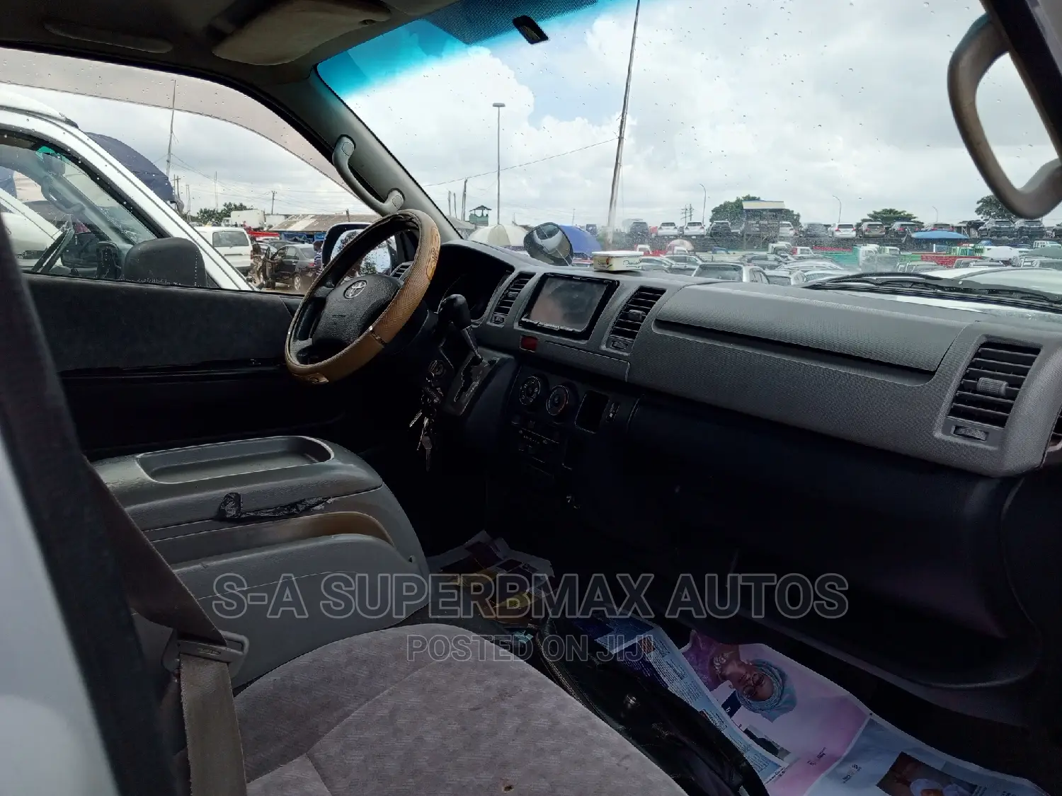 Toyota HiAce 2013 Silver