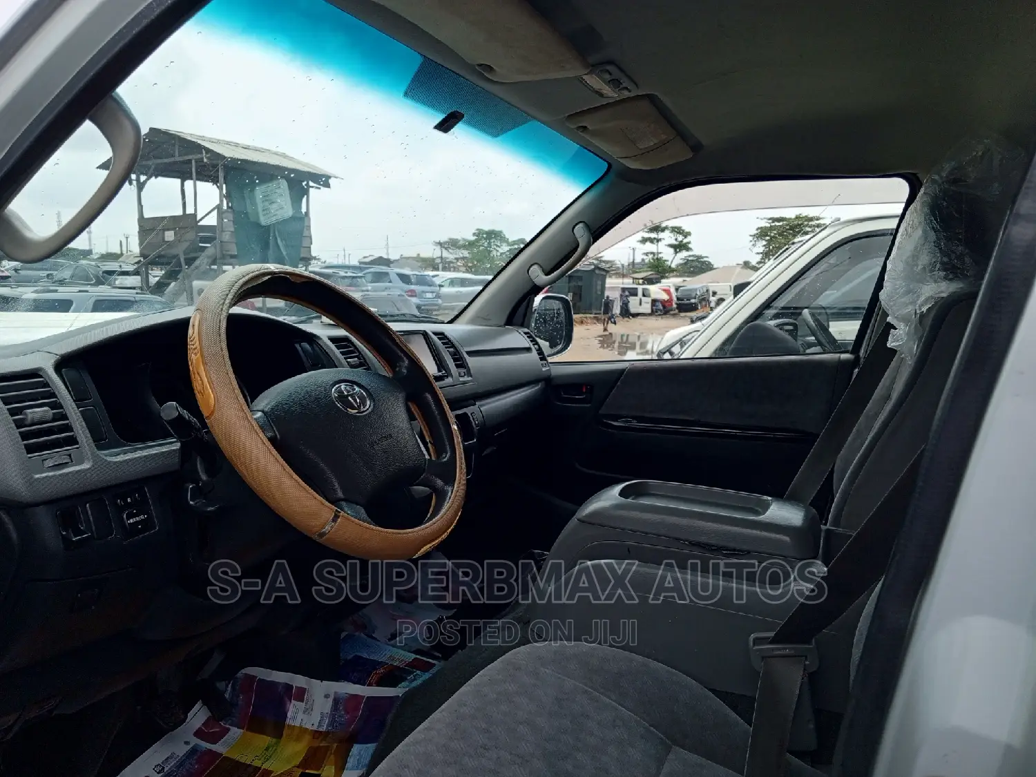 Toyota HiAce 2013 Silver
