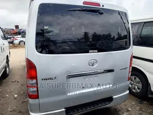 Toyota HiAce 2013 Silver