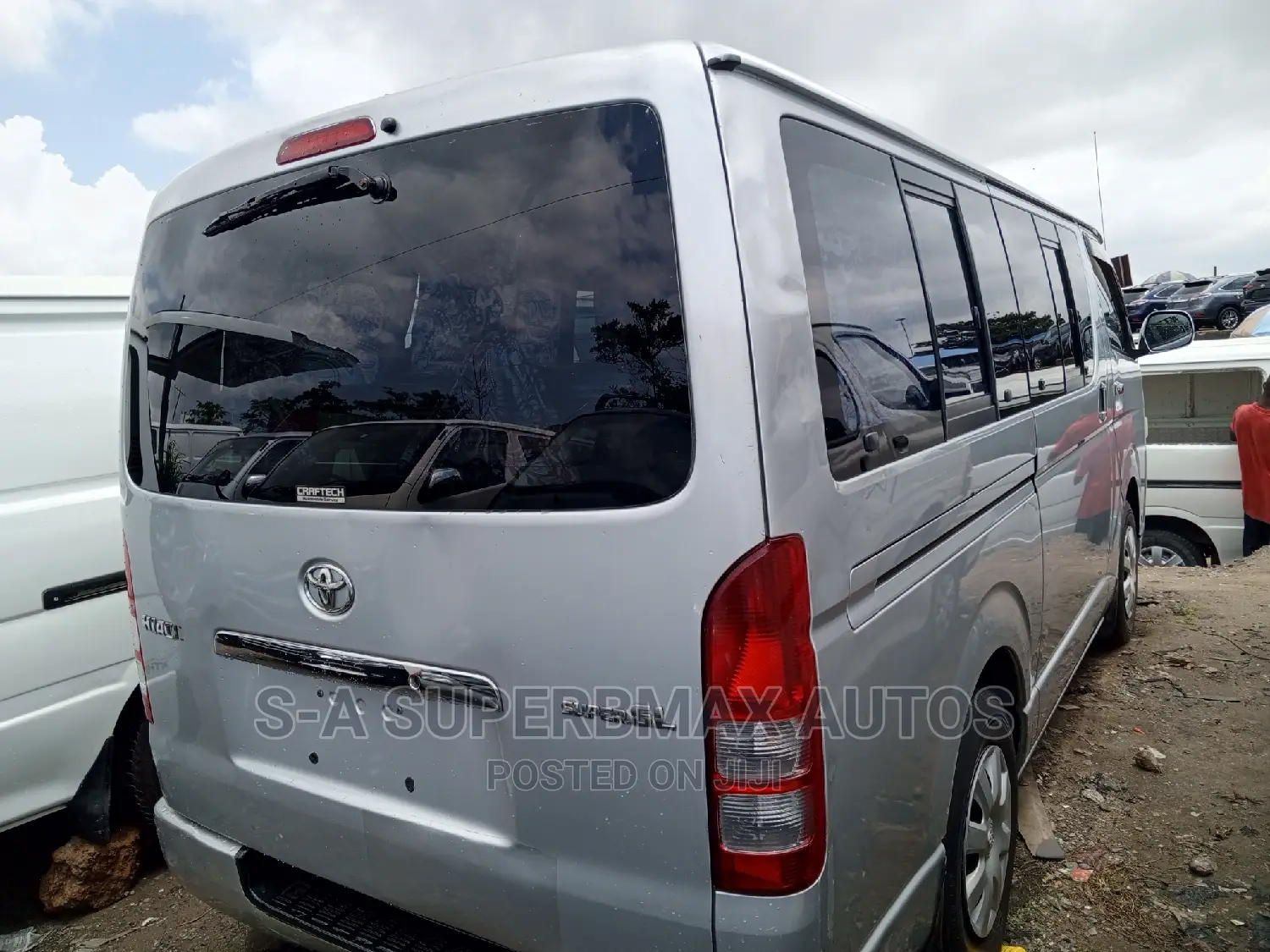 Toyota HiAce 2013 Silver
