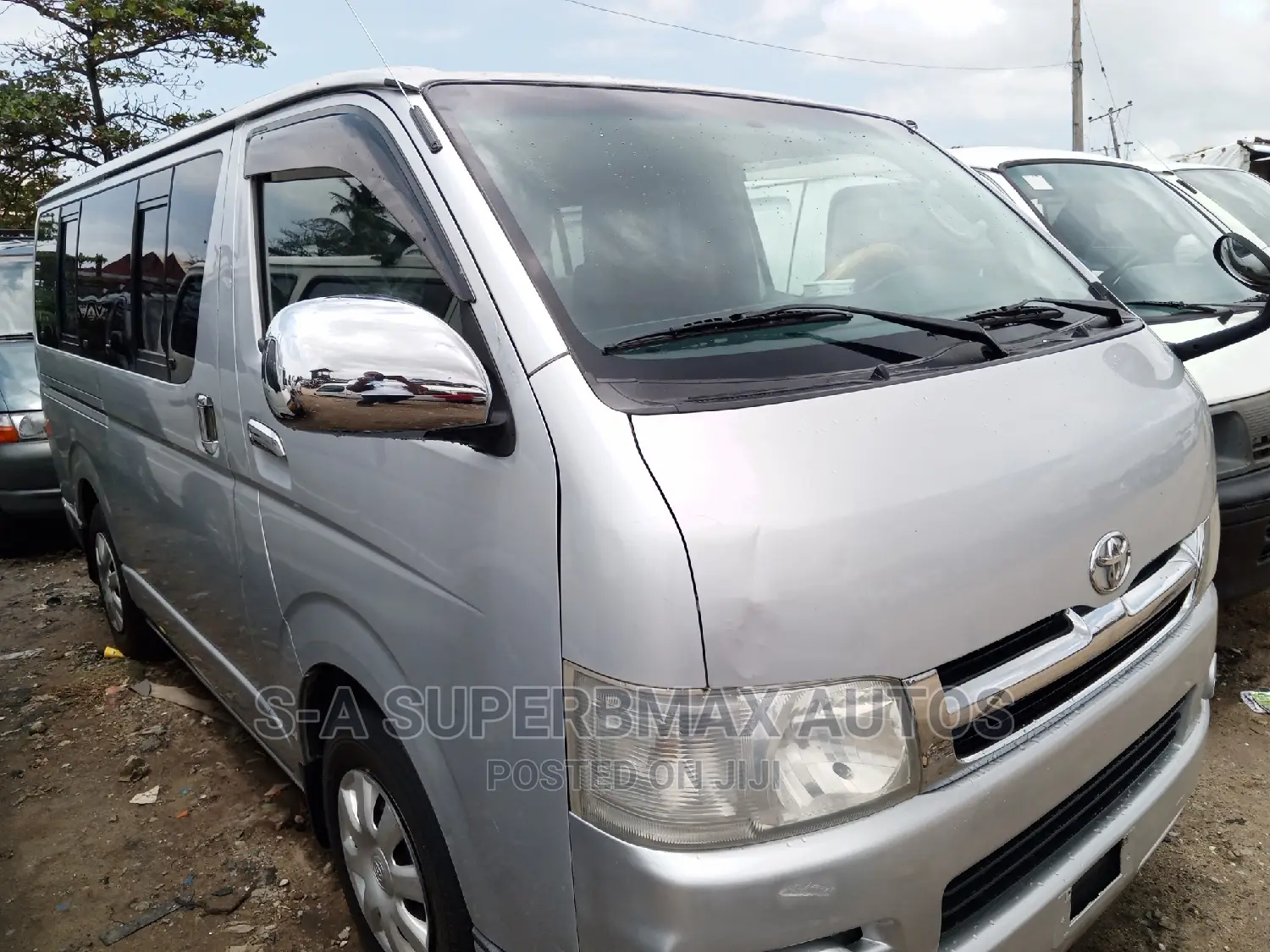 Toyota HiAce 2013 Silver