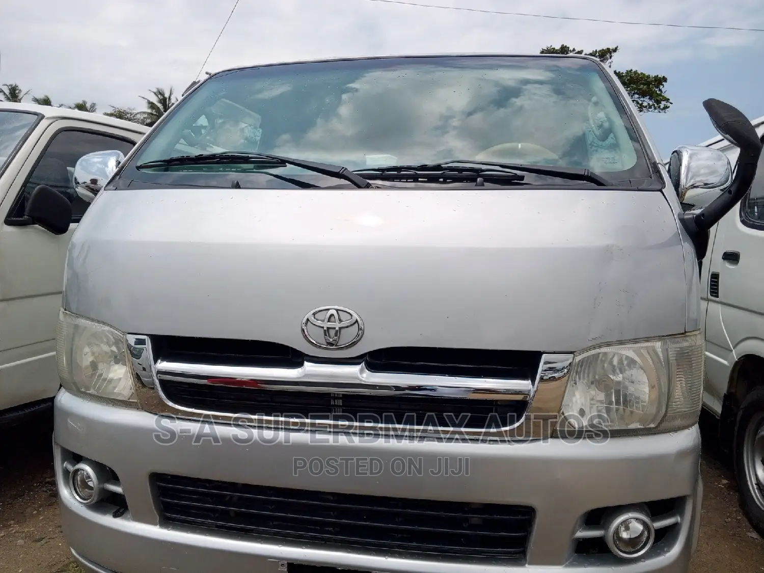 Toyota HiAce 2013 Silver