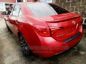 Toyota Corolla SE Special Edition 4dr Sedan (1.8L 4cyl CVT) 2017 Red