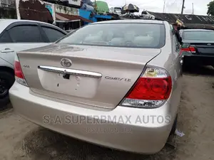 Toyota Camry 2005 Gold