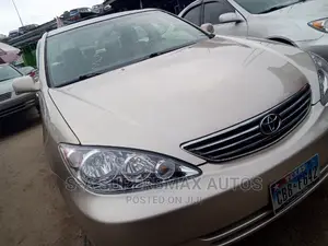 Toyota Camry 2005 Gold