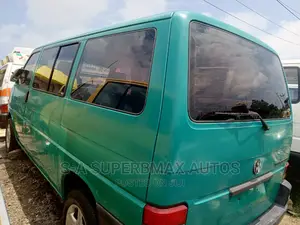 Volkswagen Transporter 2001 Green
