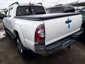Toyota Tacoma 2013 White
