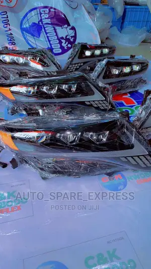 Venza Headlights Set