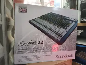 Soundcraft Signature 22 Mixer