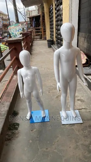Glossy White Kids Mannequins Of Different Ages