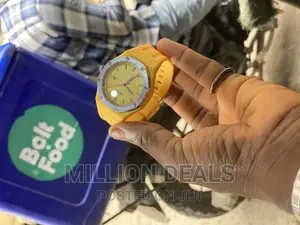 Unique Yellow Strap Men’S Wrist Watch
