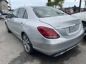 Mercedes-Benz C300 2015 Silver