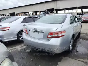 Toyota Camry 2010 Silver