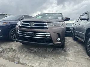 Toyota Highlander 2018 Brown