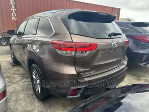 Toyota Highlander 2018 Brown