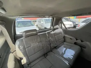 Toyota Sequoia 2004 Gray