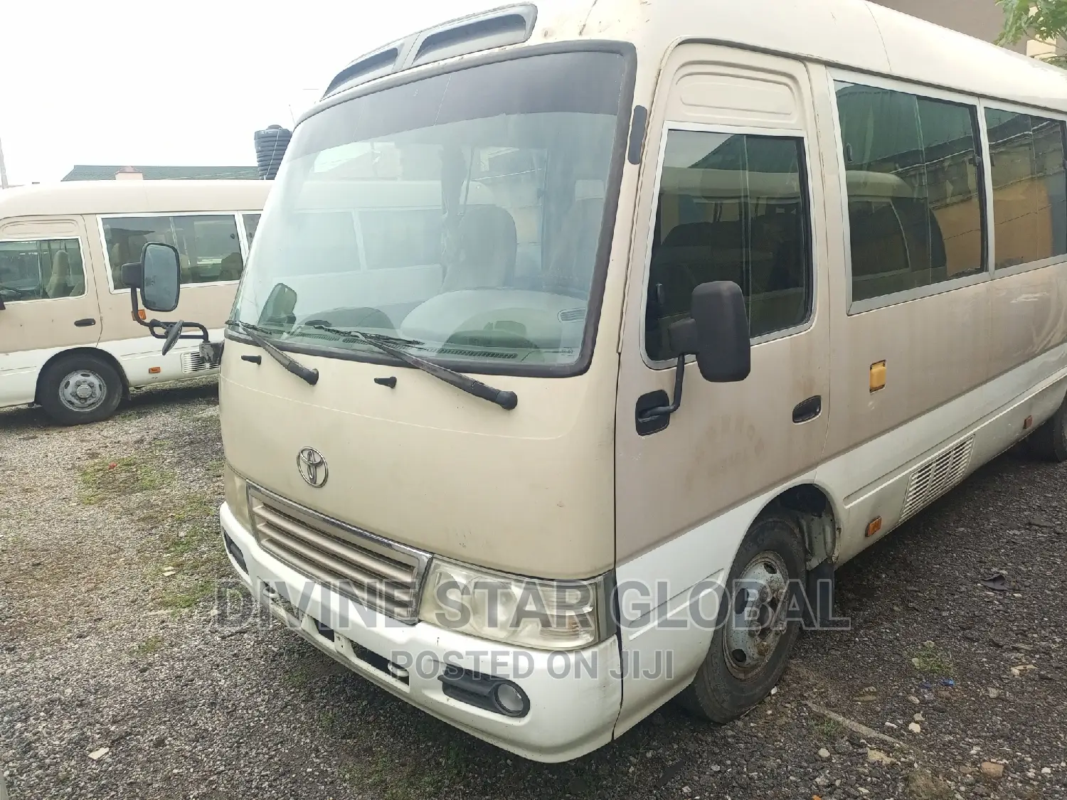 Toyota Coaster 2013 Gold